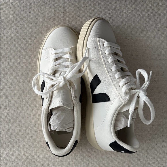 NEW Veja Campo White & Black Sneakers | Size 6 / EU 37 | New in Box (NIB) - Picture 9 of 17